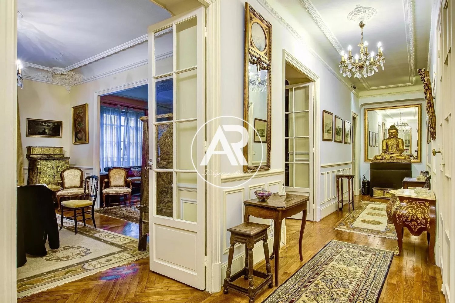 Property photo in Carre d'Or