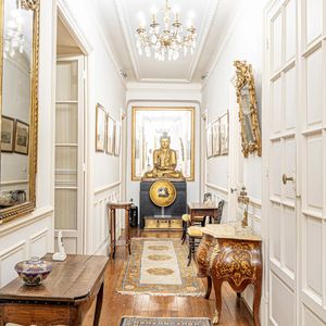 Property in Carre d'Or