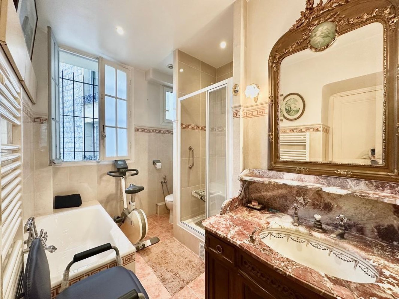 Property photo in Carre d'Or