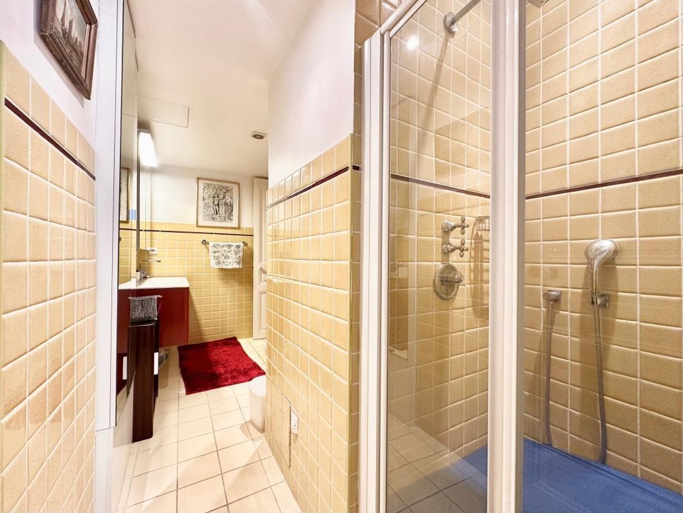 Property photo in Carre d'Or