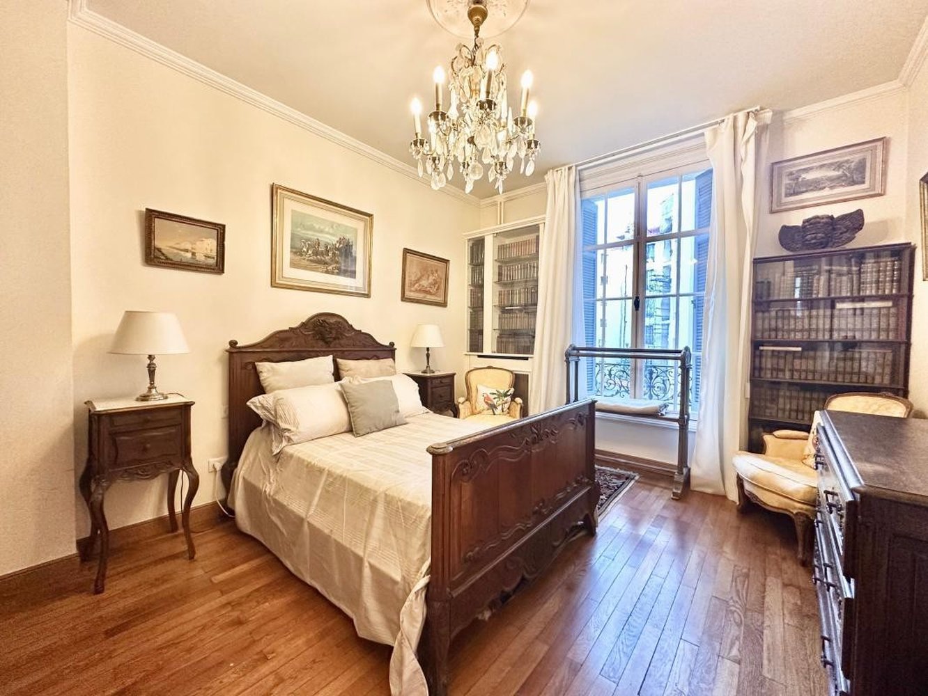 Property photo in Carre d'Or