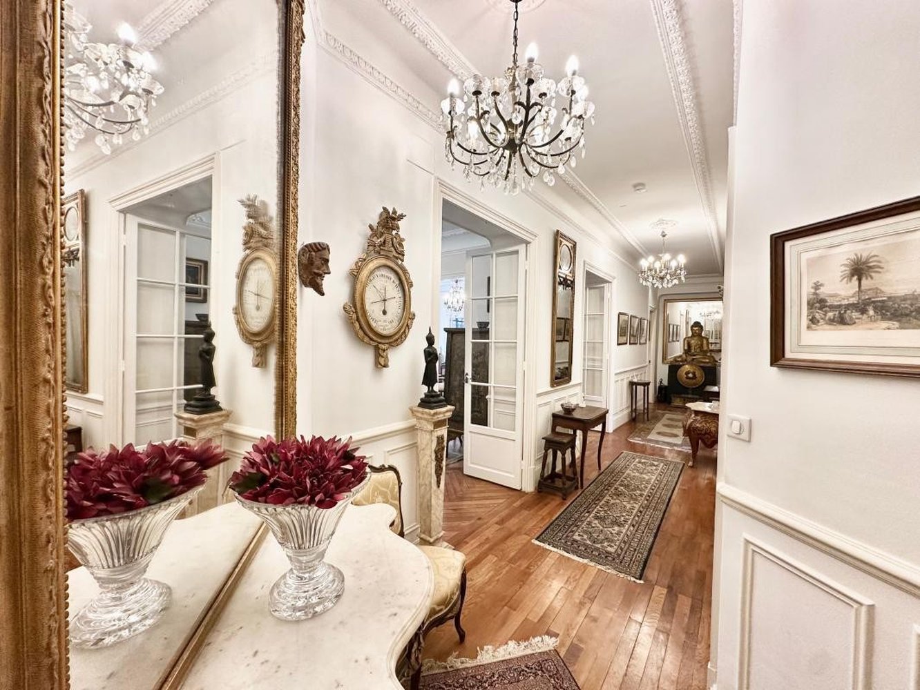 Property photo in Carre d'Or