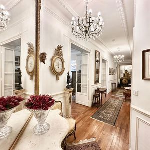 Property in Carre d'Or