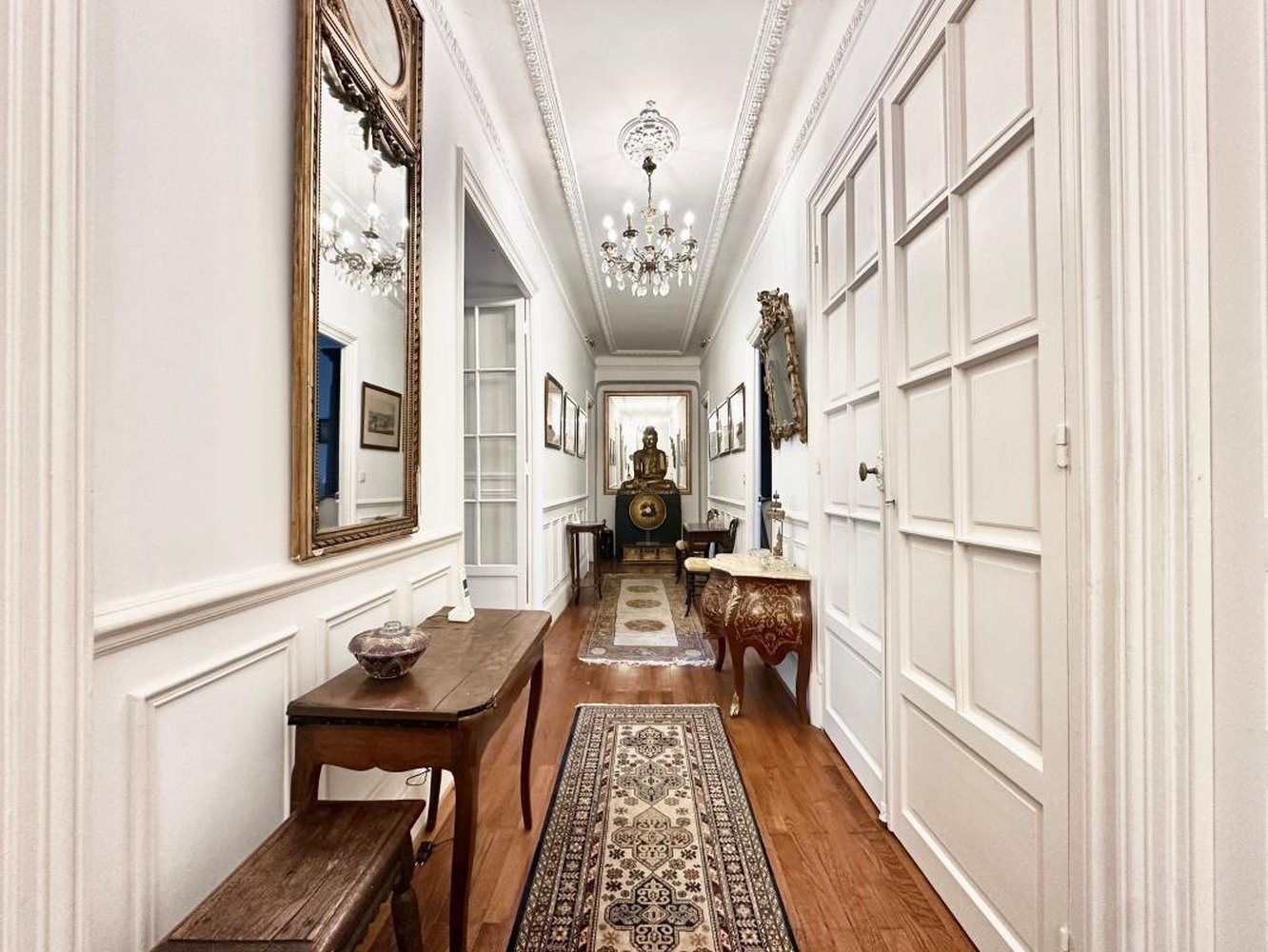 Property photo in Carre d'Or