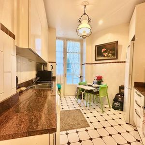 Property in Carre d'Or