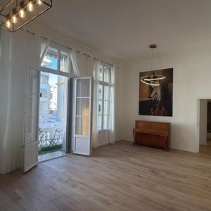 Property in Carre d'Or