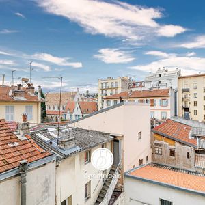 Property in Carre d'Or