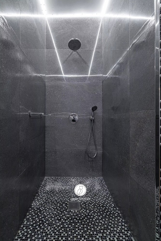 Property photo in Carre d'Or