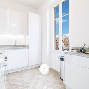 Property in Carre d'Or