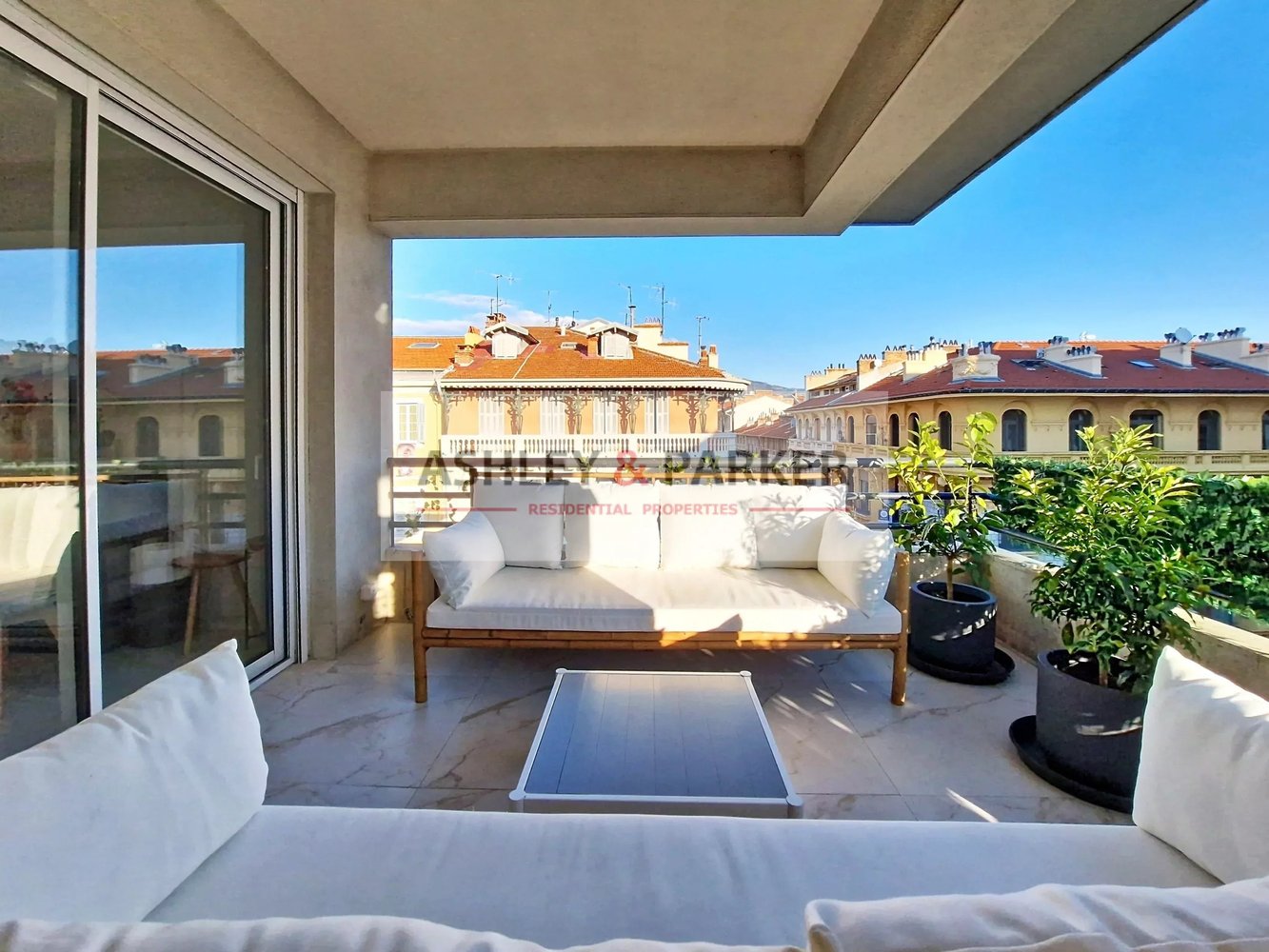 Property photo in Carre d'Or