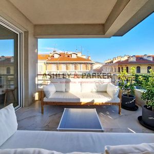 Property in Carre d'Or