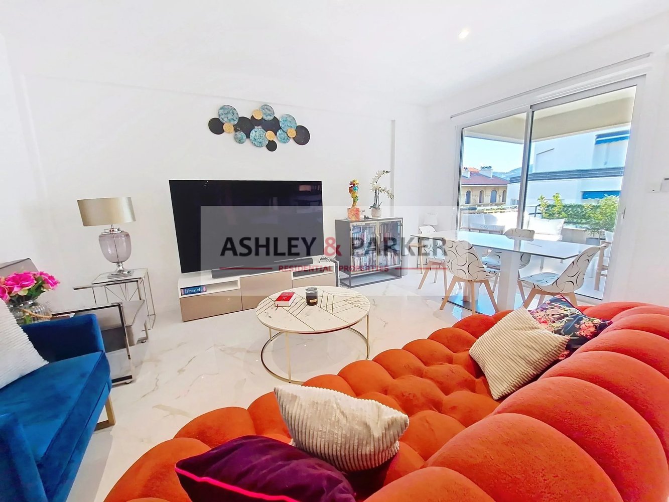 Property photo in Carre d'Or