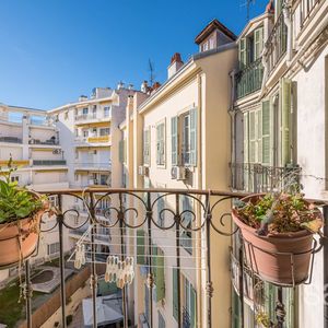 Property in Carre d'Argent