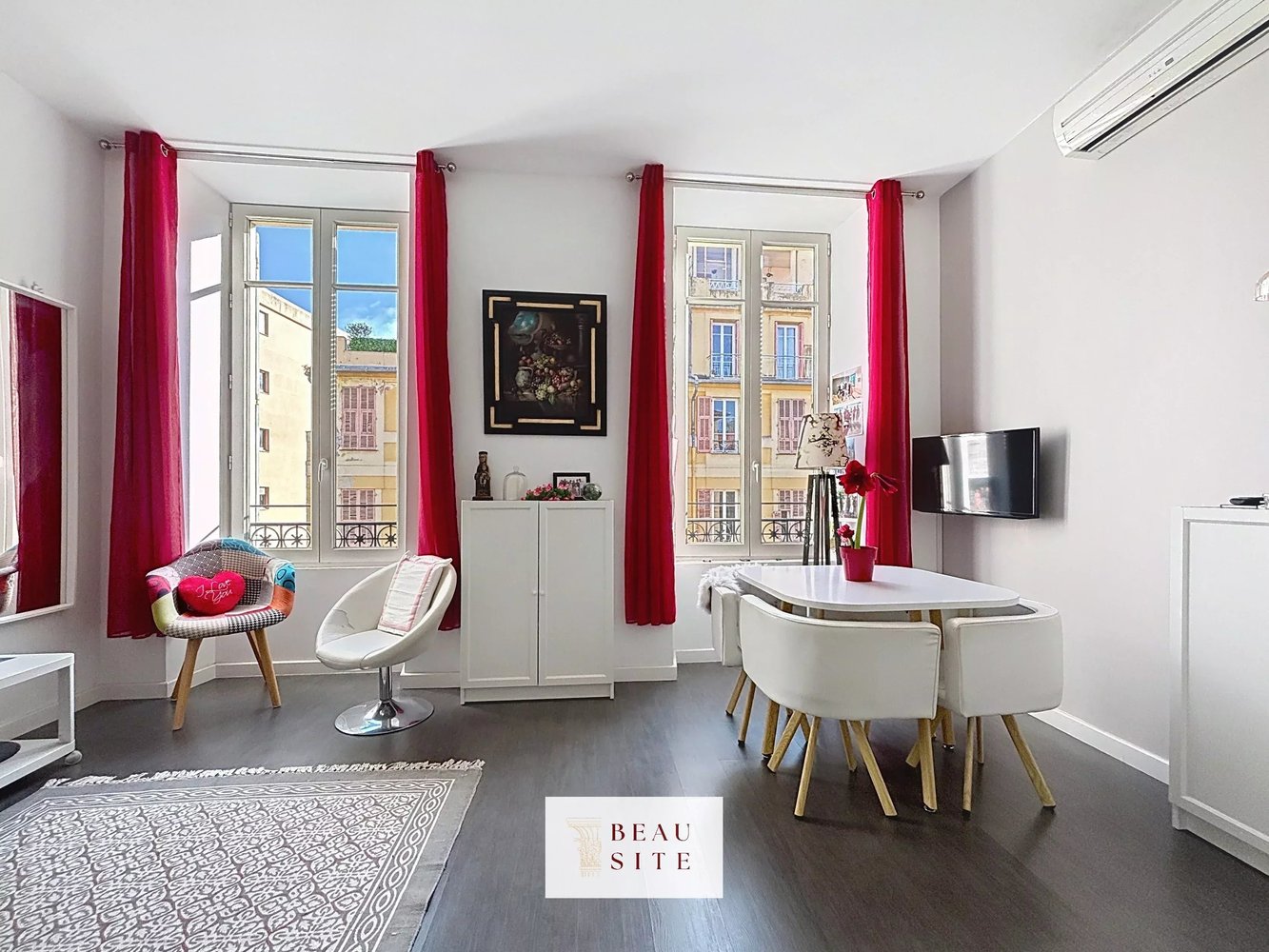 Property photo in Carre d'Argent