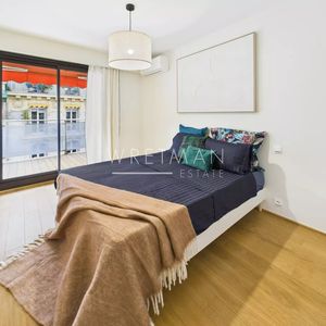 Property in Carre d'Or