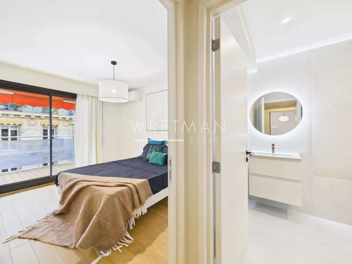 Property photo in Carre d'Or