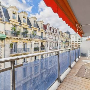 Property in Carre d'Or