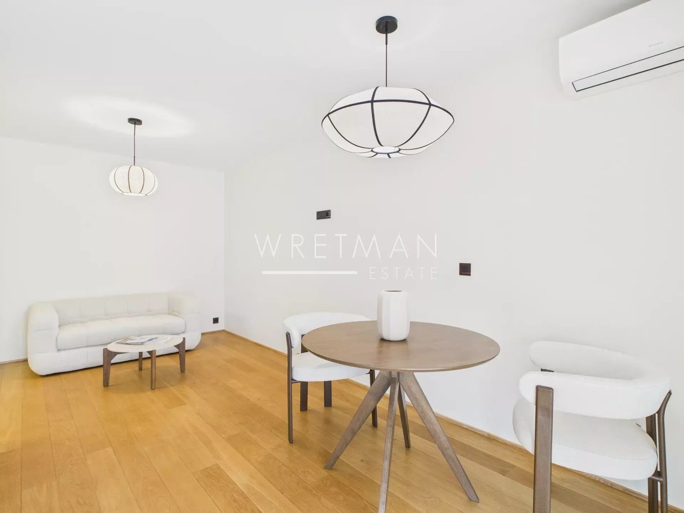 Property photo in Carre d'Or