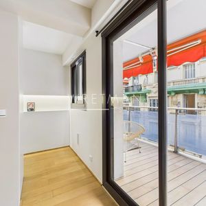 Property in Carre d'Or