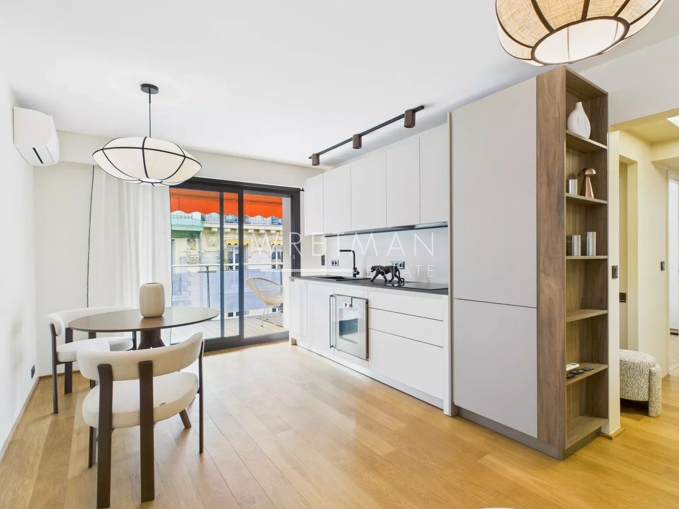 Property photo in Carre d'Or