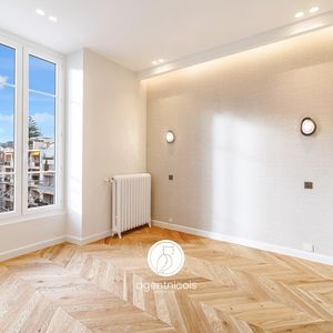 Property in Carre d'Or