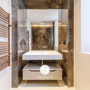 Property in Carre d'Or