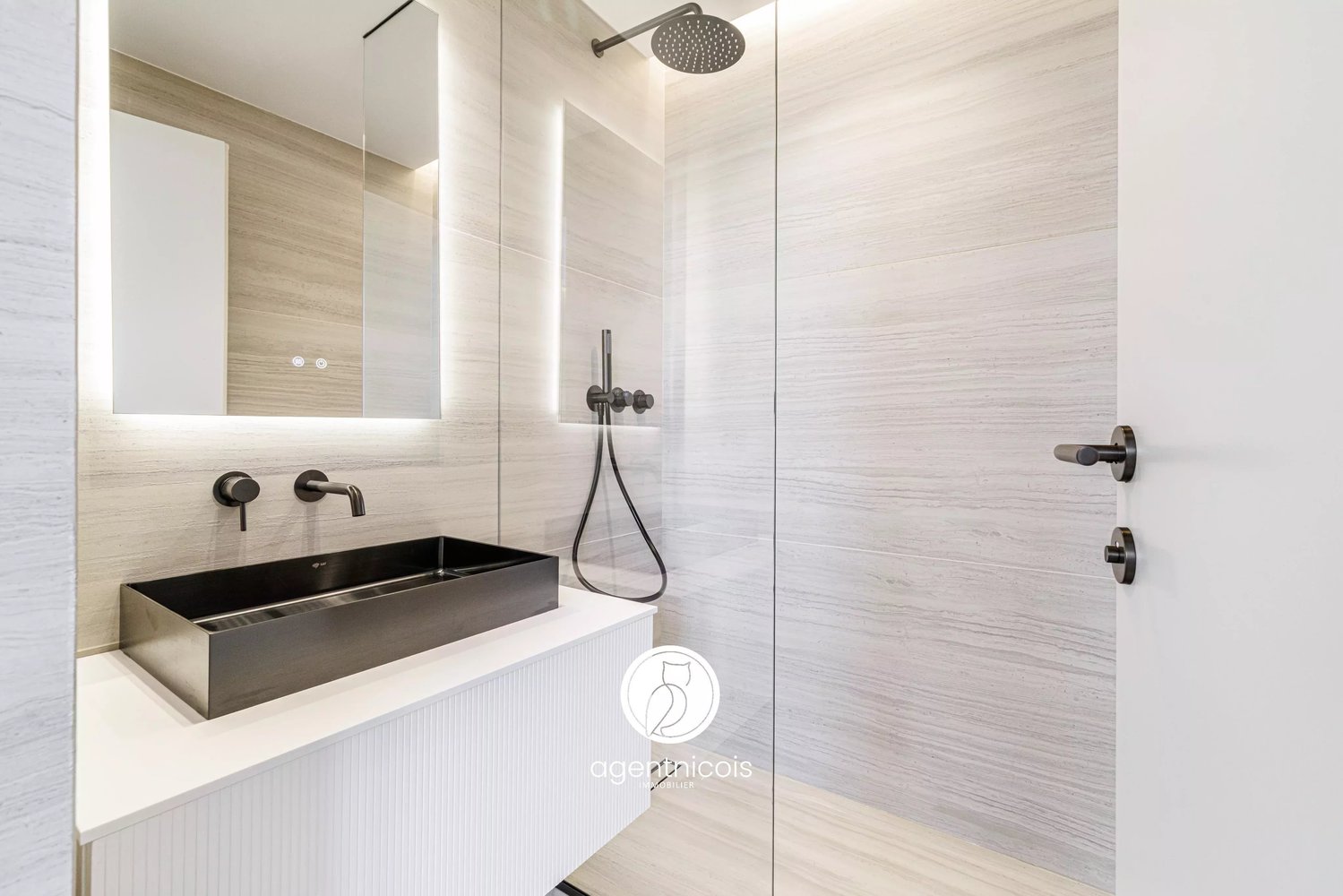 Property photo in Carre d'Or