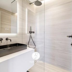 Property in Carre d'Or