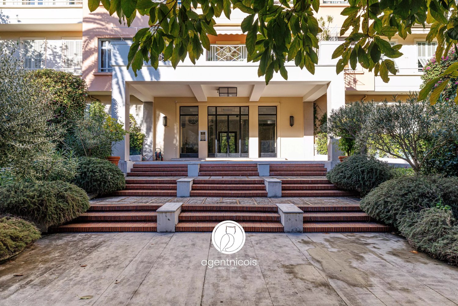 Property photo in Carre d'Or