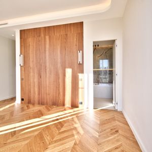 Property in Carre d'Or