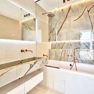 Property in Carre d'Or