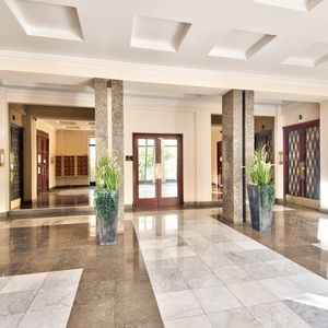 Property in Carre d'Or