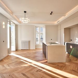 Property in Carre d'Or