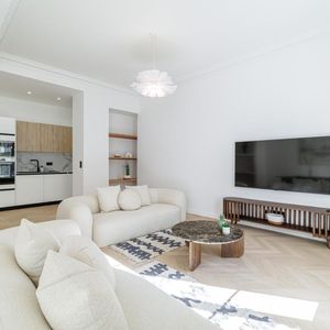 Property in Carre d'Or