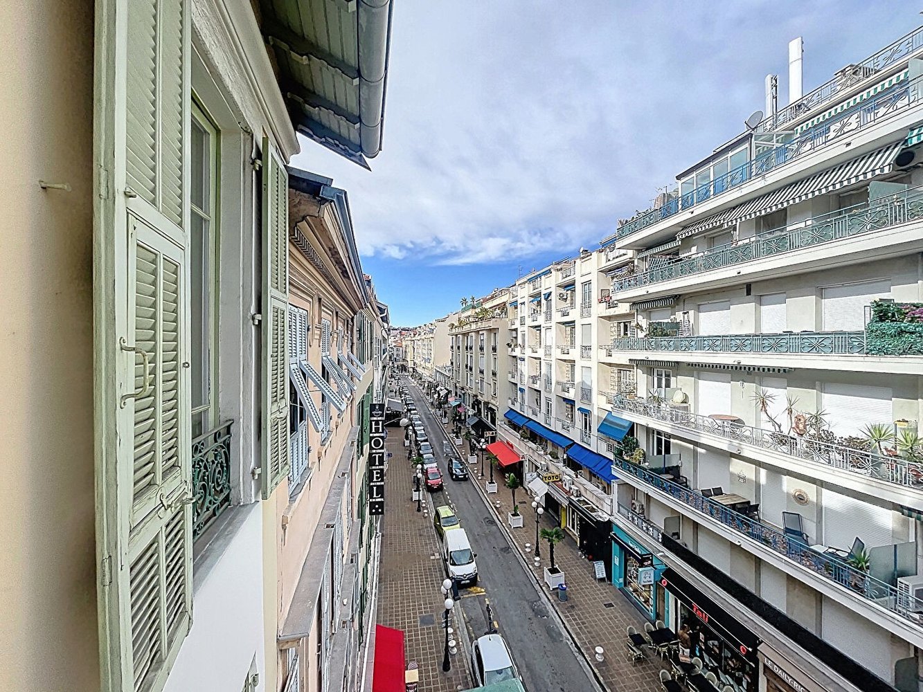 Property photo in Carre d'Or