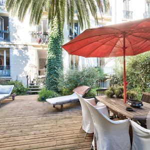 Property in Carre d'Or