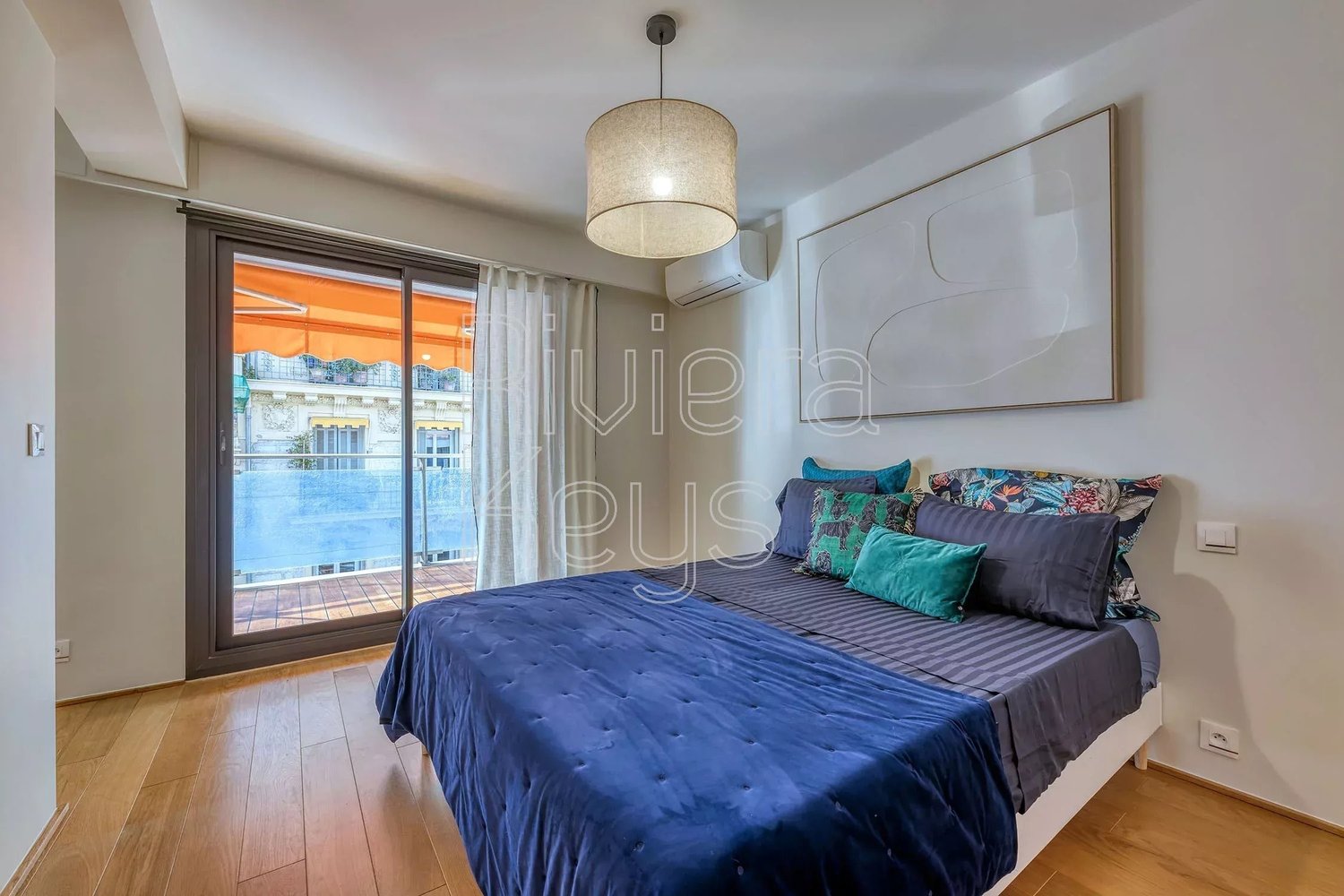 Property photo in Carre d'Or