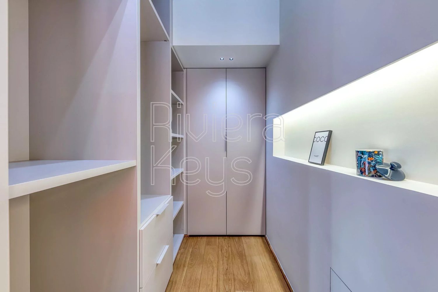 Property photo in Carre d'Or