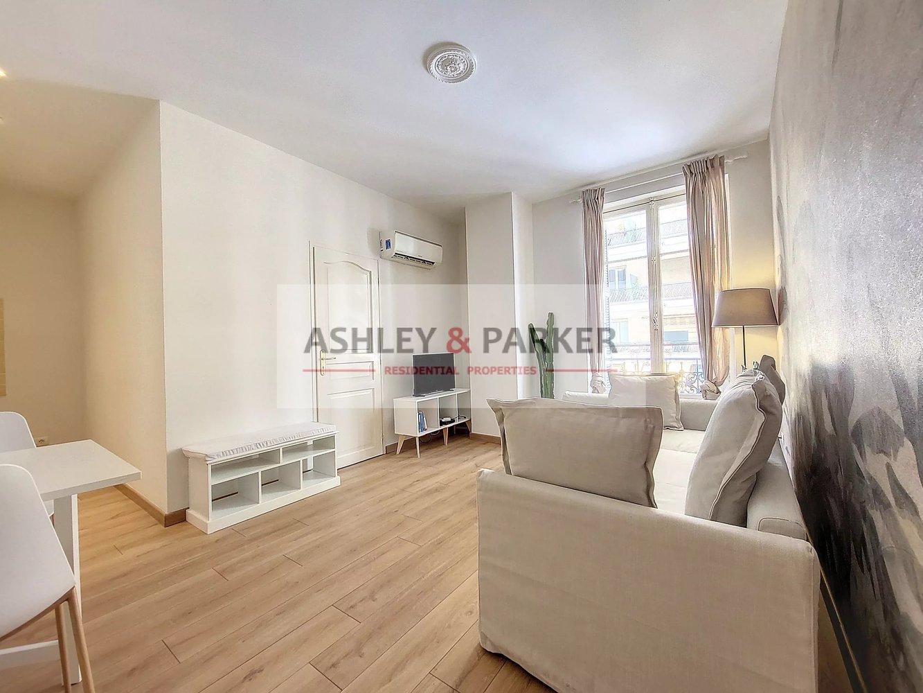 Property photo in Carre d'Or