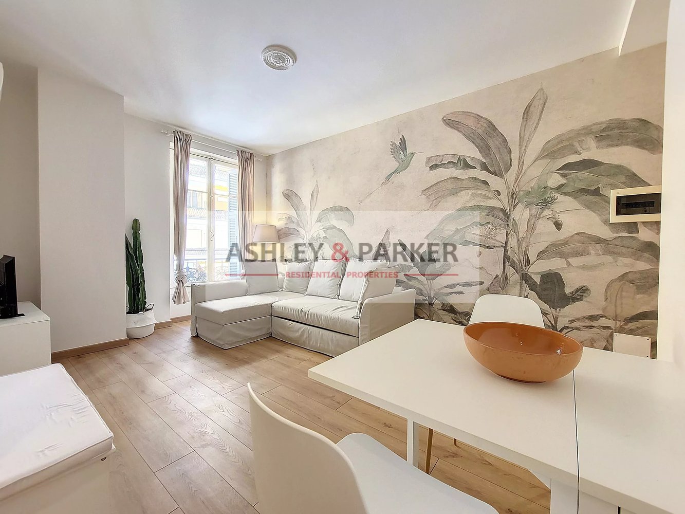 Property photo in Carre d'Or