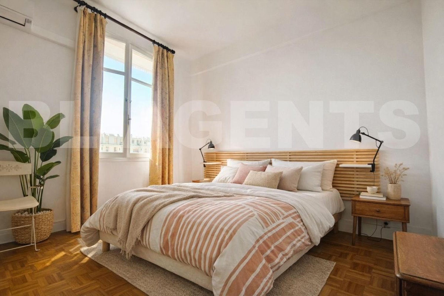 Property photo in Carre d'Or