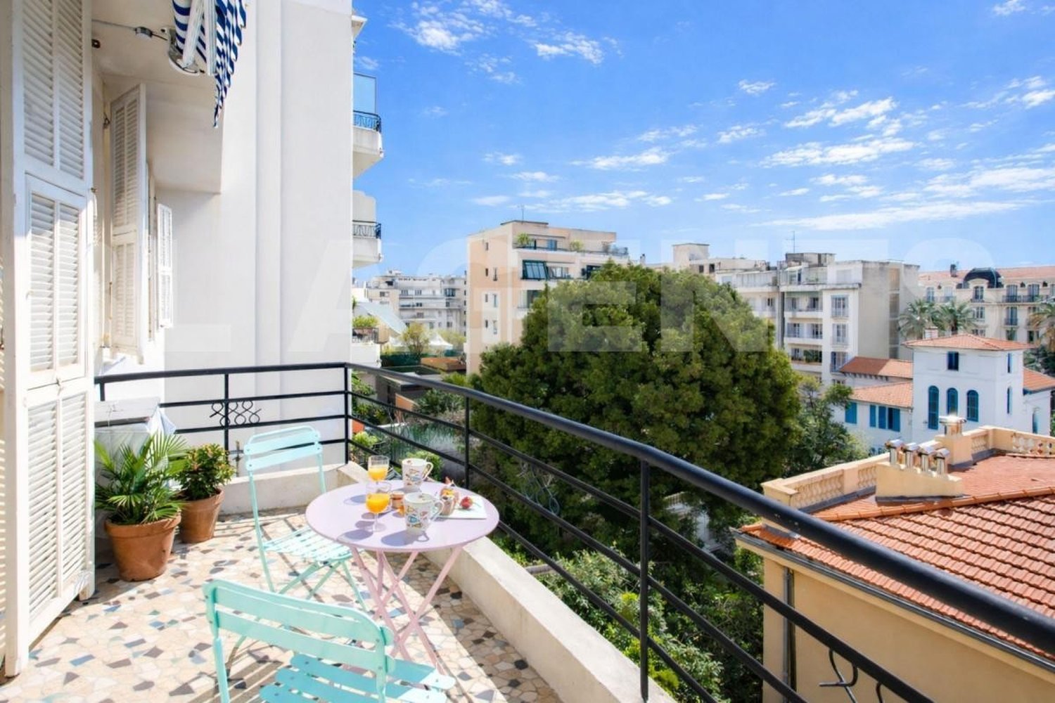 Property photo in Carre d'Or