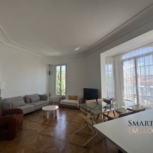 Property in Carre d'Or