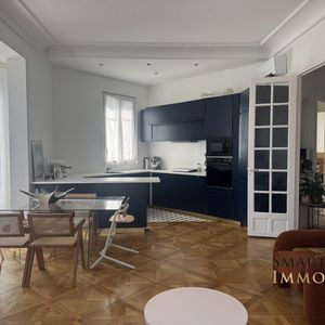 Property in Carre d'Or