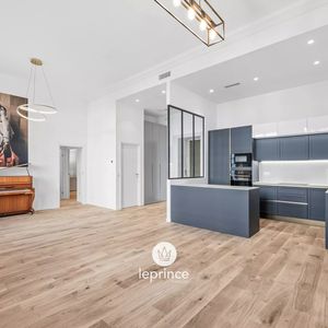 Property in Carre d'Or