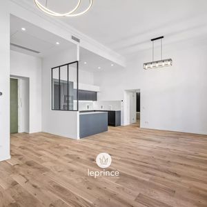 Property in Carre d'Or