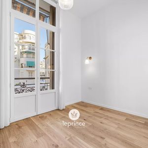 Property in Carre d'Or