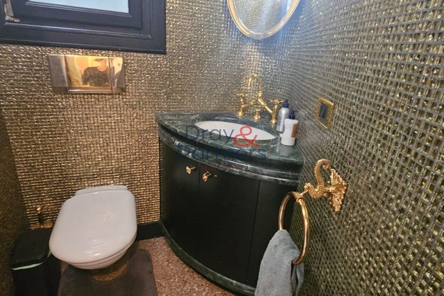 Property photo in Carre d'Or