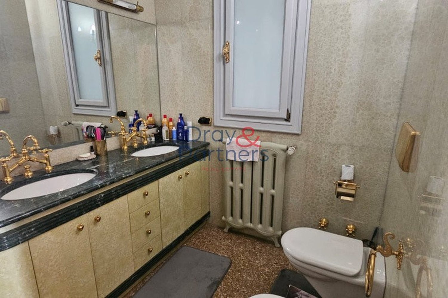 Property photo in Carre d'Or