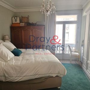 Property in Carre d'Or